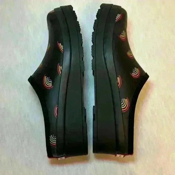 Hunter Play Mini Rainbow Print Womens Navy Clogs NWOT Rain Clogs Women’s Size 8 - Picture 7 of 11